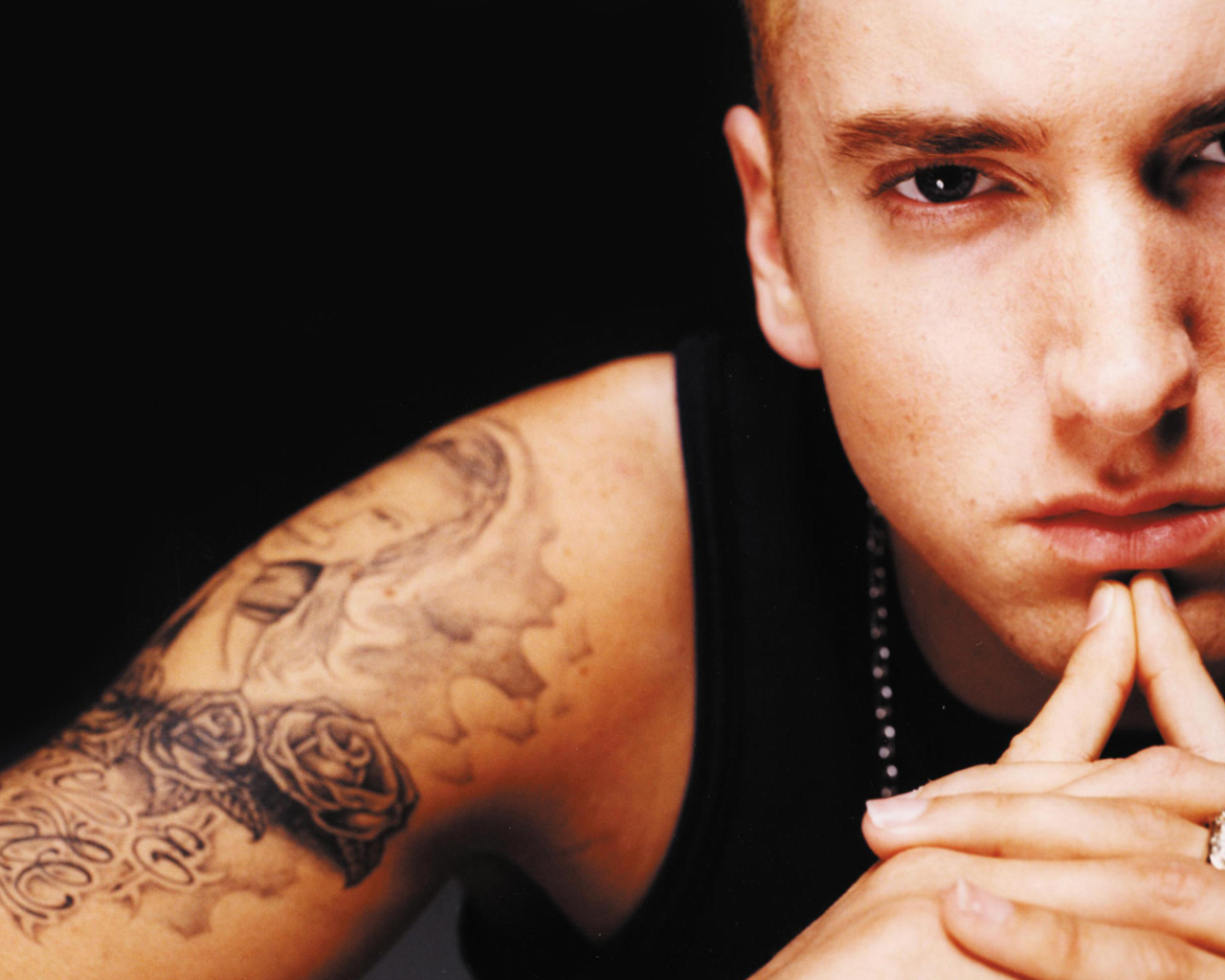 Задумчивый взгляд Eminemа