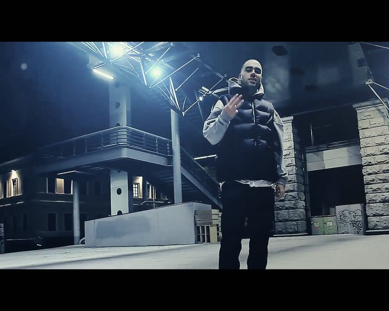 SLIM находится в студии