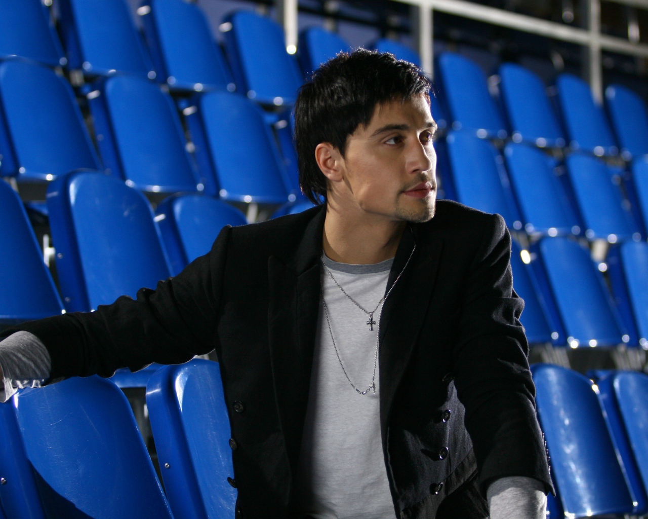 Дима Билан на стадионе