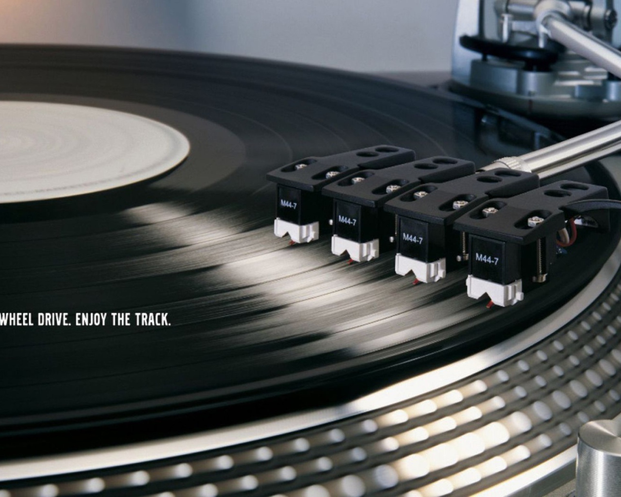 Четыре головки у проигрывателя 