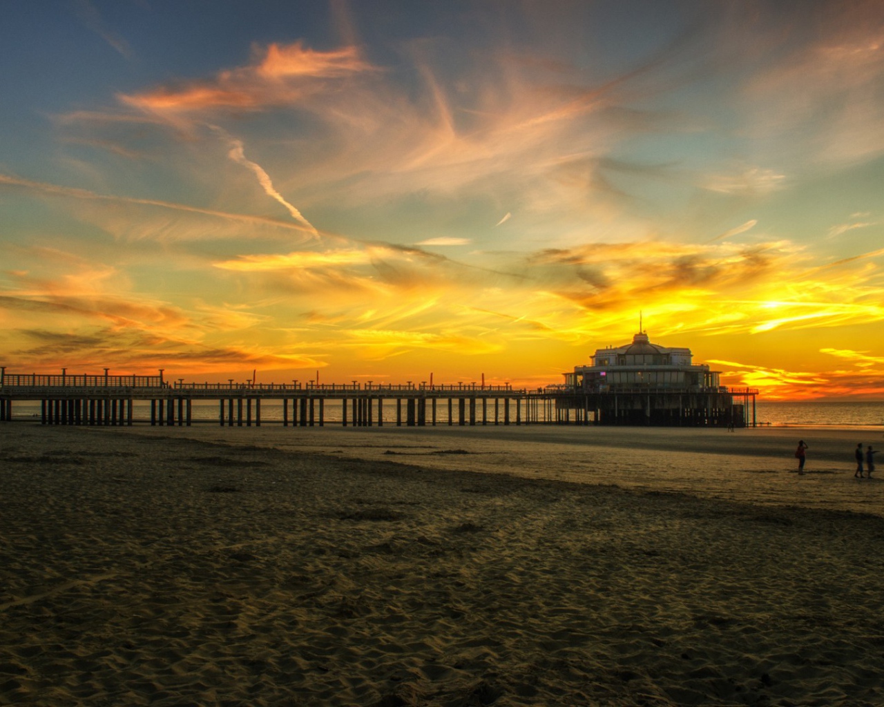 Мост и красивое небо