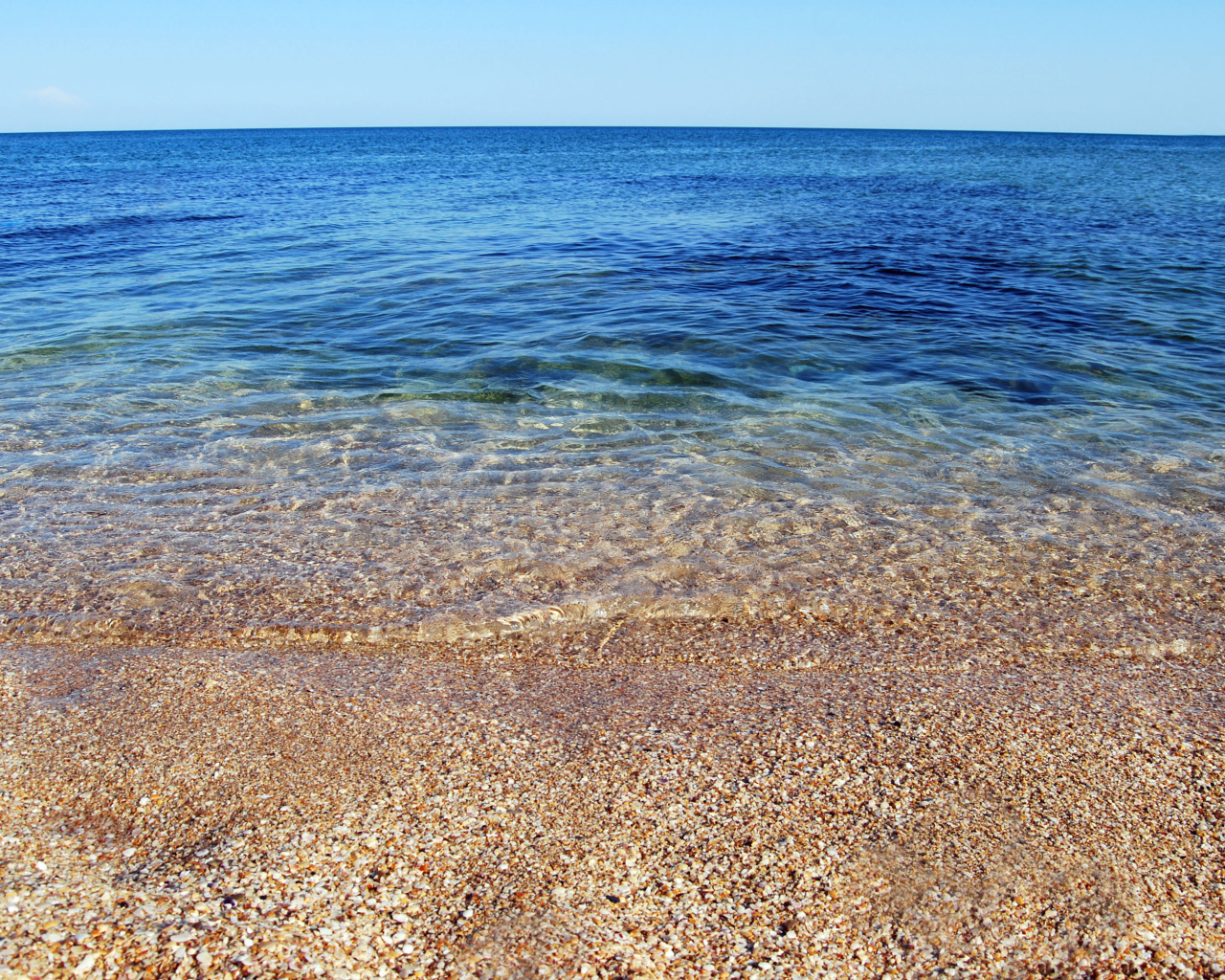 Золотой пляж в Ялте