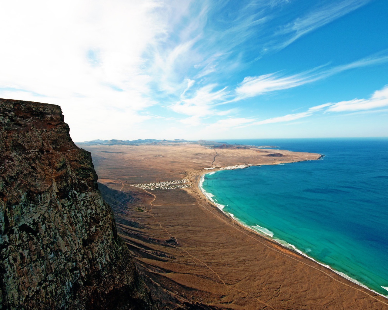 Пляж на острове