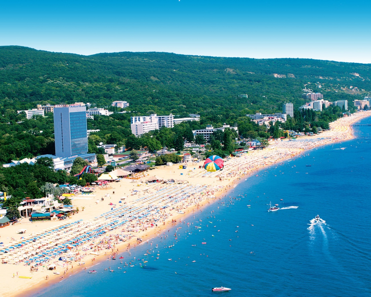 Отдых на золотом пляже