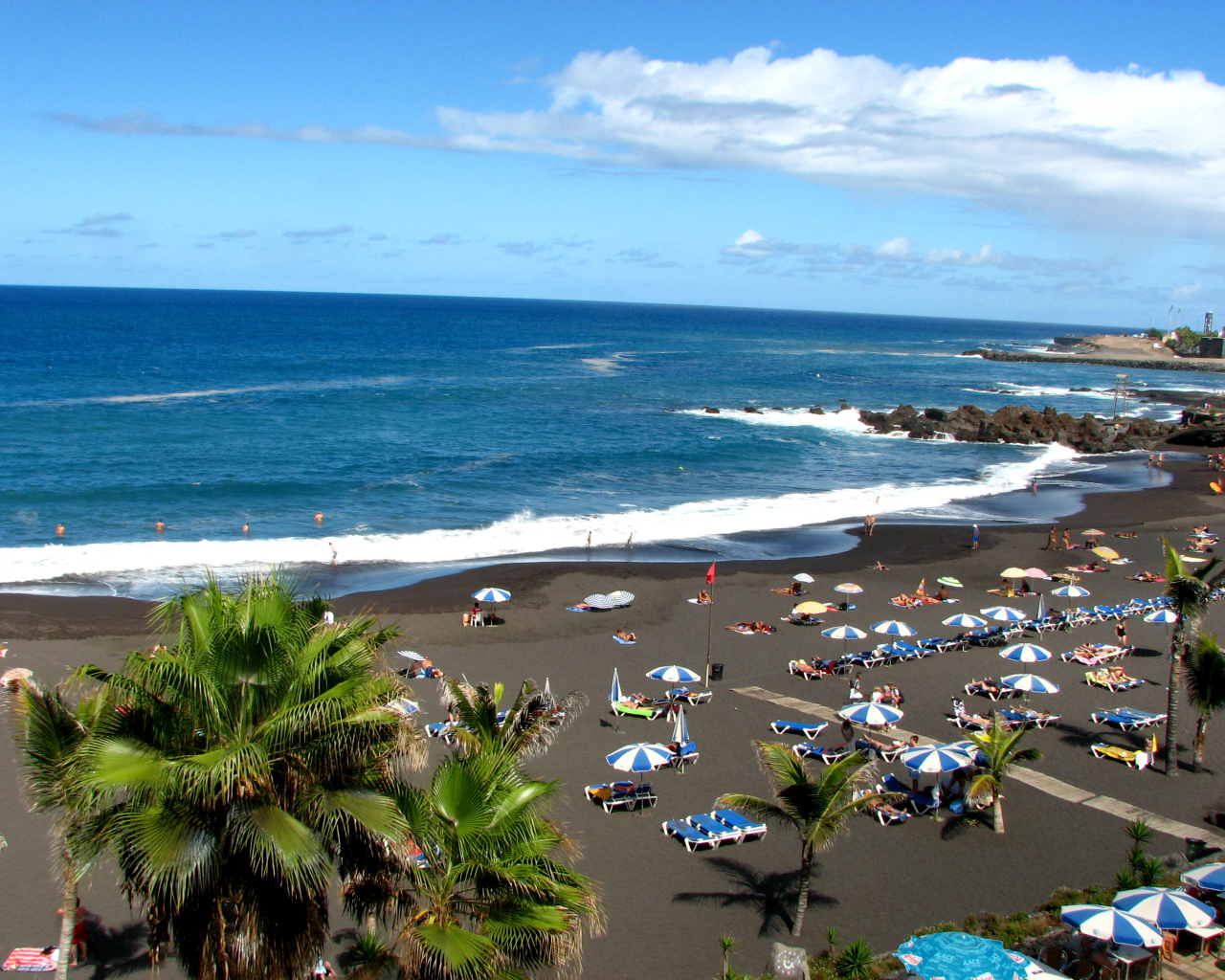 Отдых на черном пляже в Тенерифе