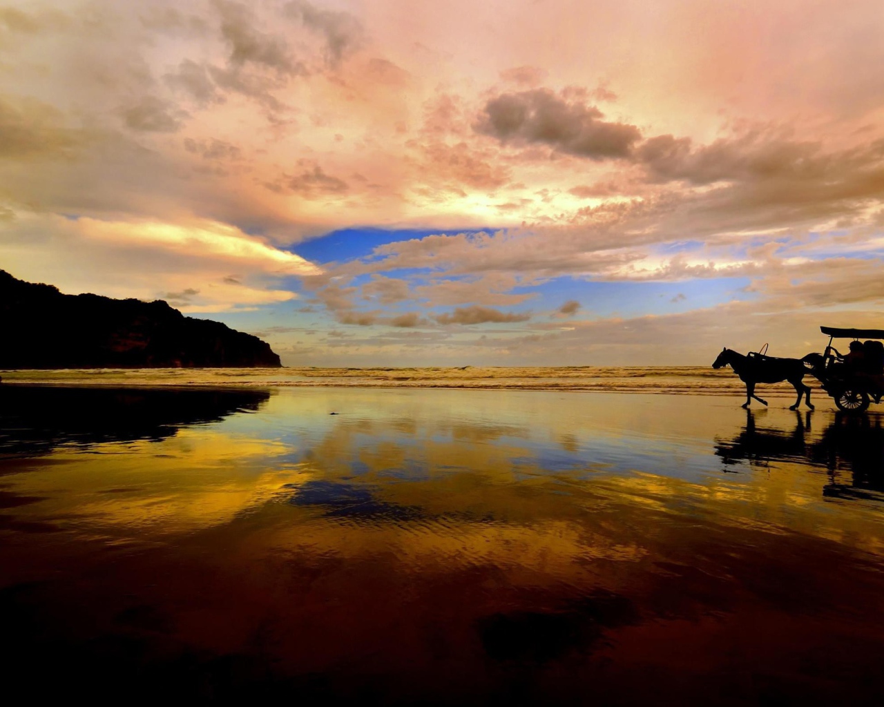 Катание на лошади по пляжу