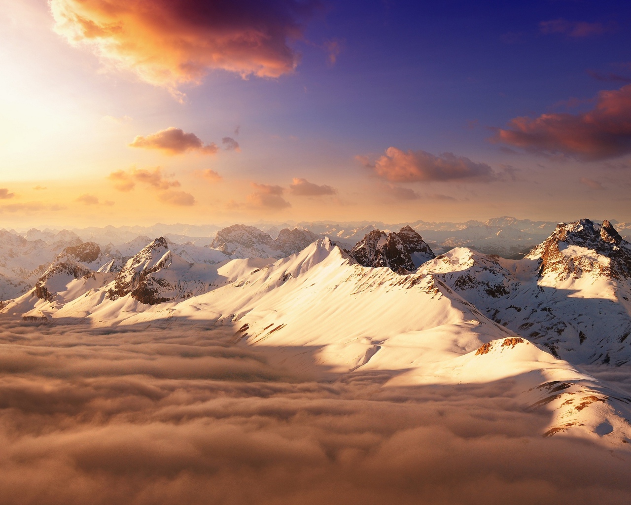 Горы выше облаков