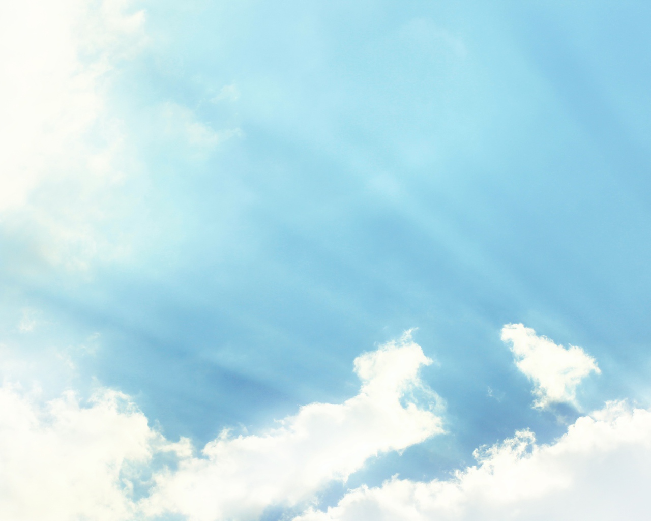 Сияние солнца в небе