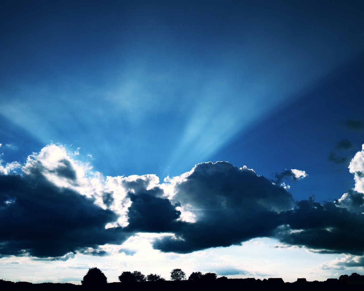 Солнце за облаками