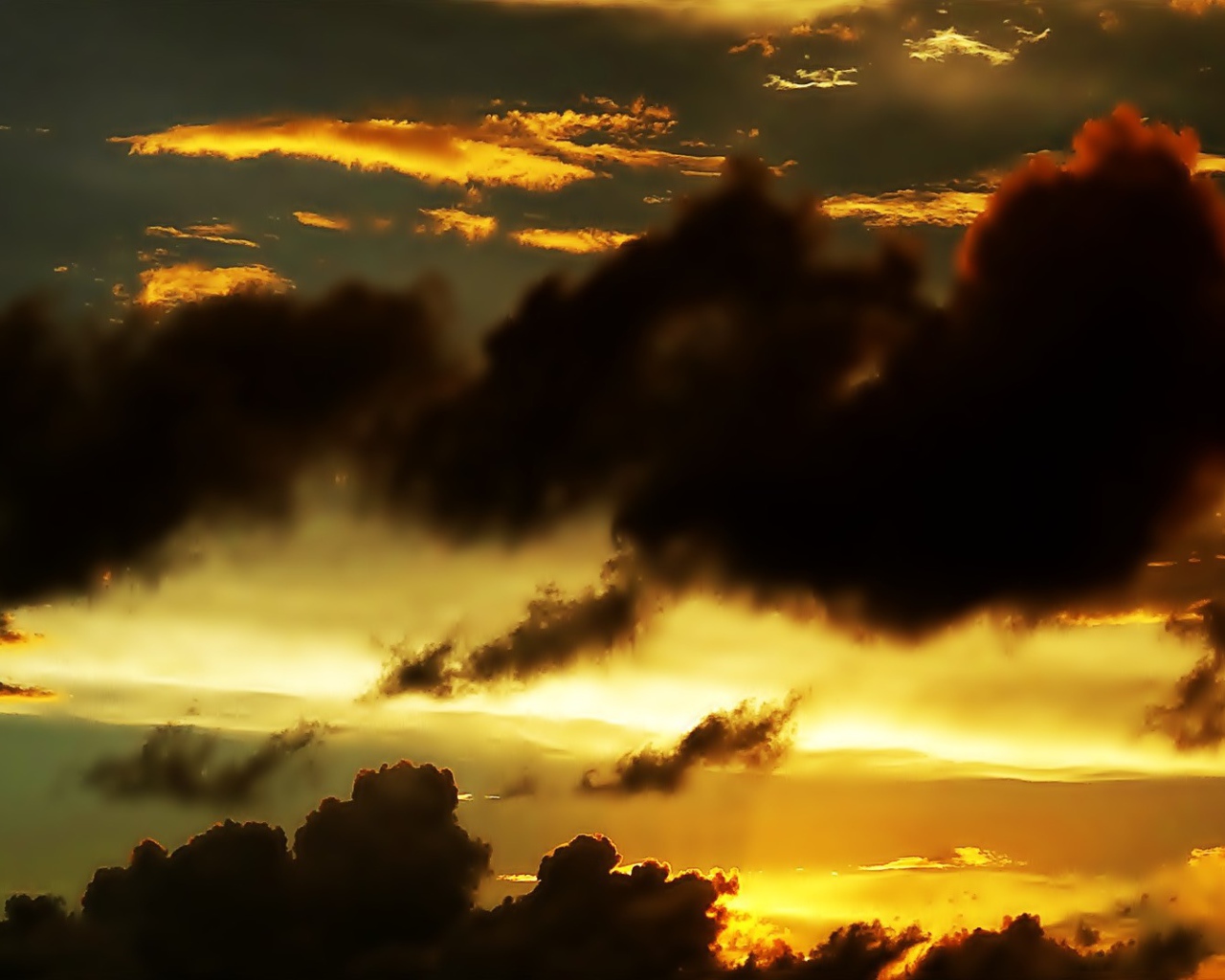 Черные облака