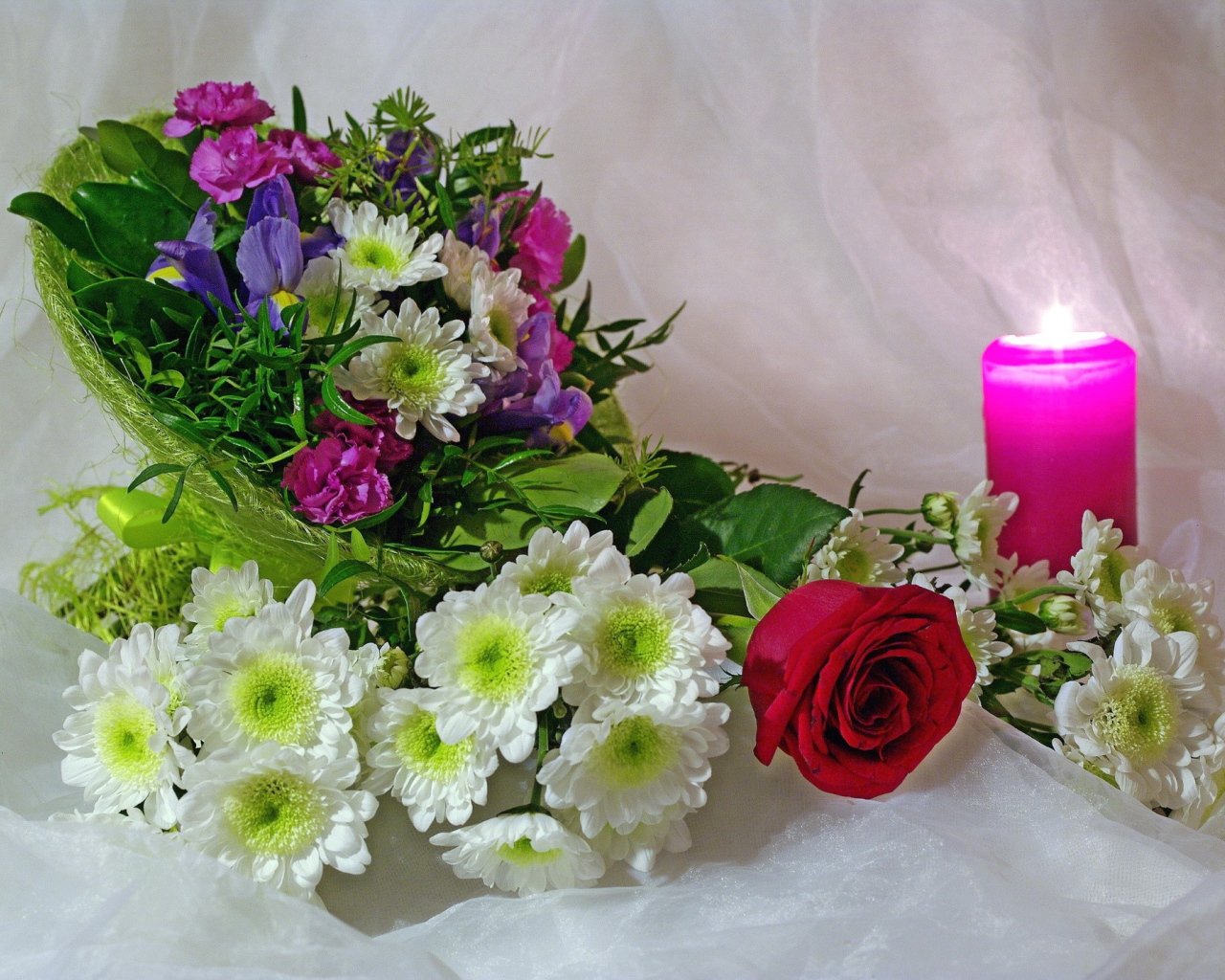 Красивый букет хризантема