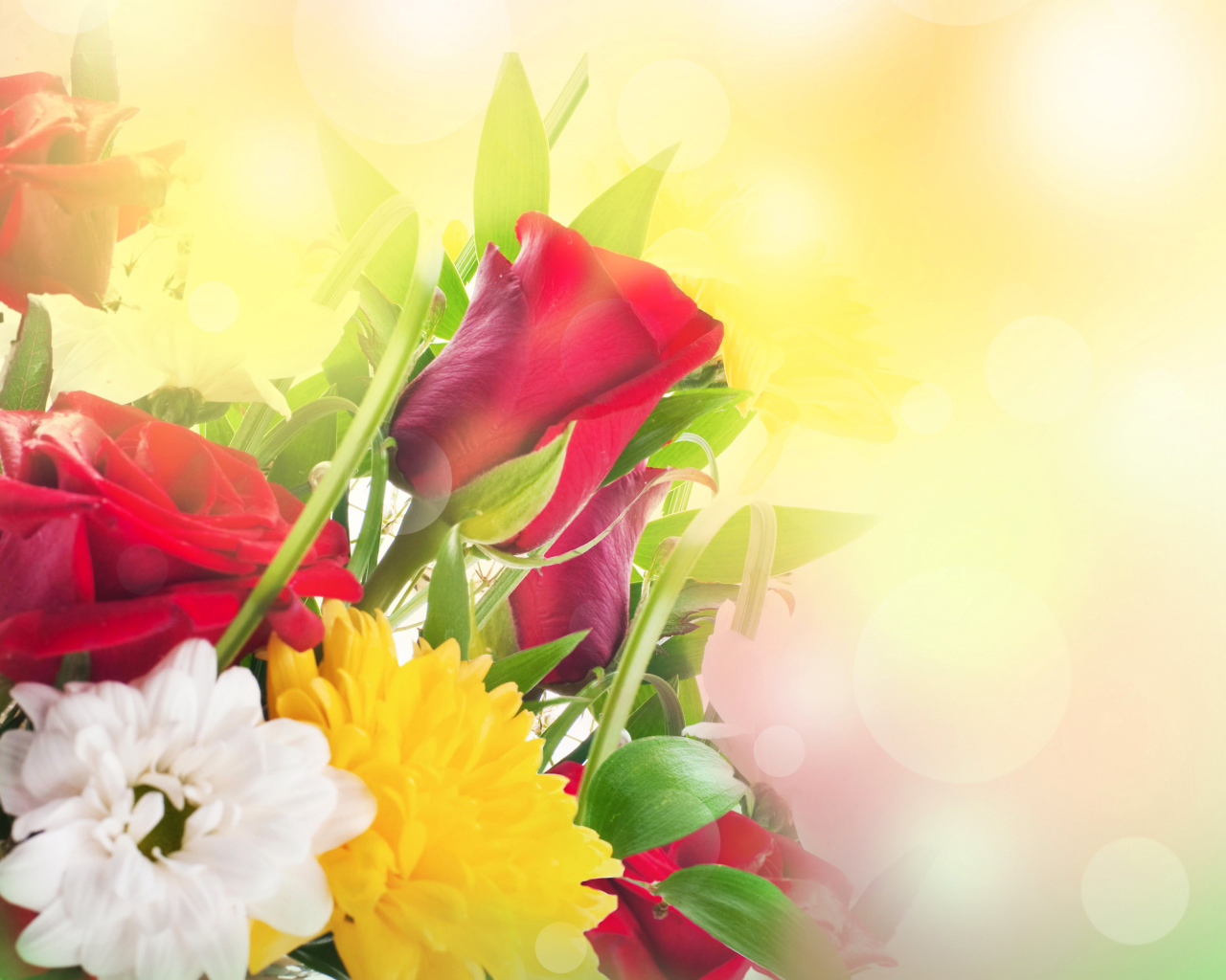 Хризантема и роза красивый букет