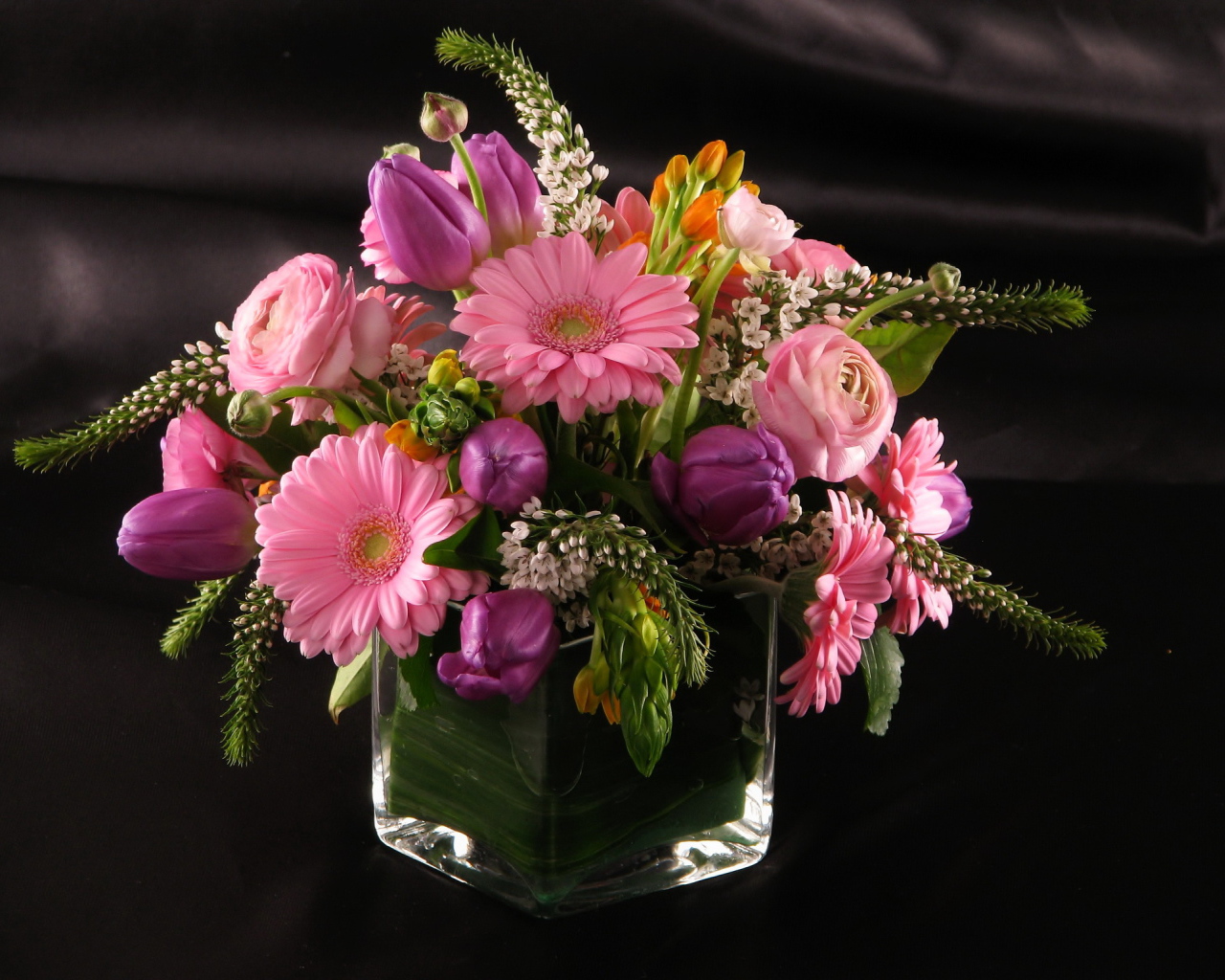 Красивый букет гербера