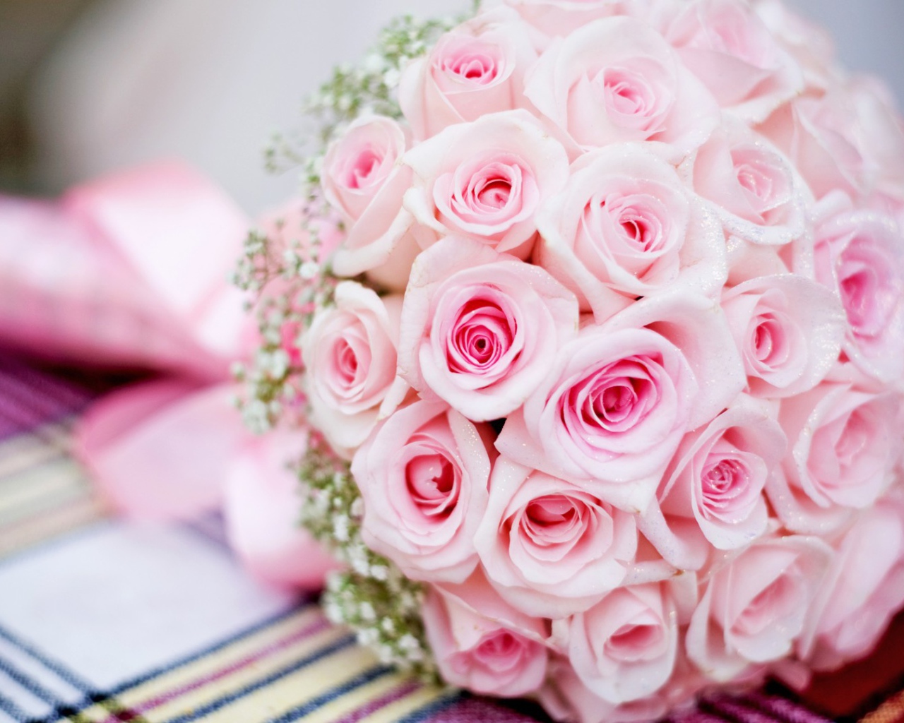 Букет розовых роз