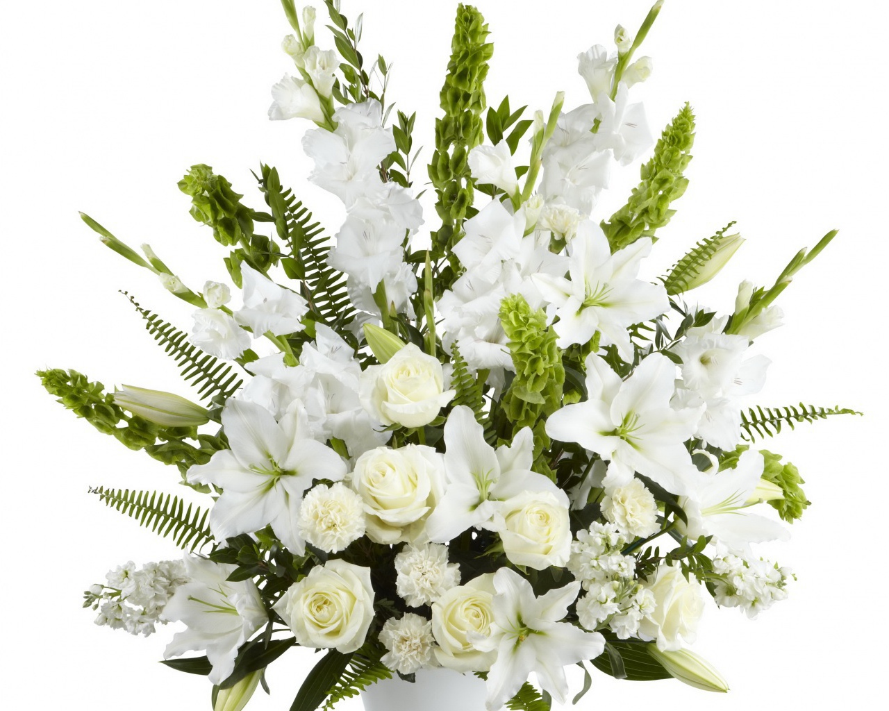 Великолепный букет белых гладиолусов