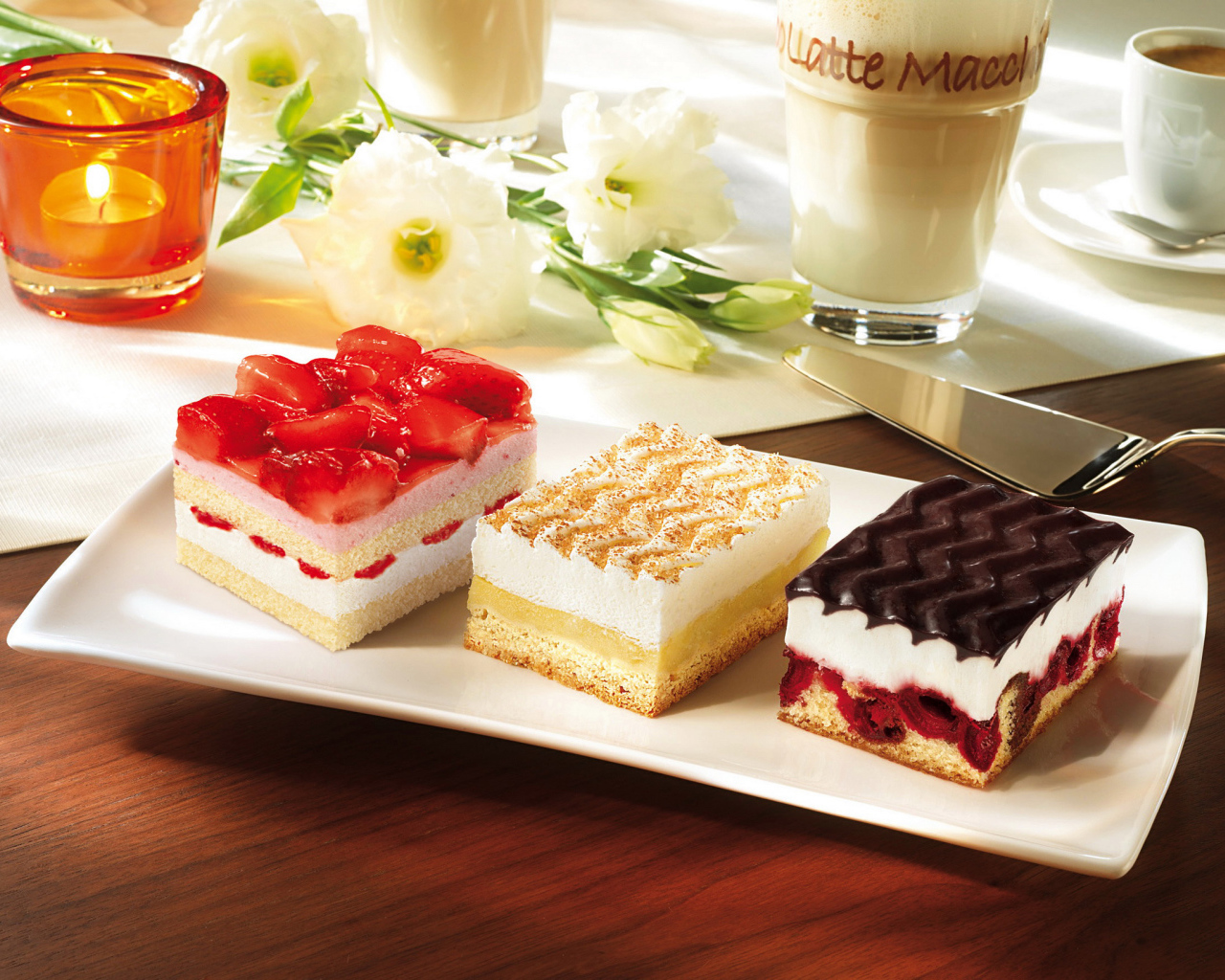 Сладости и цветы эустома (ирландская роза) 