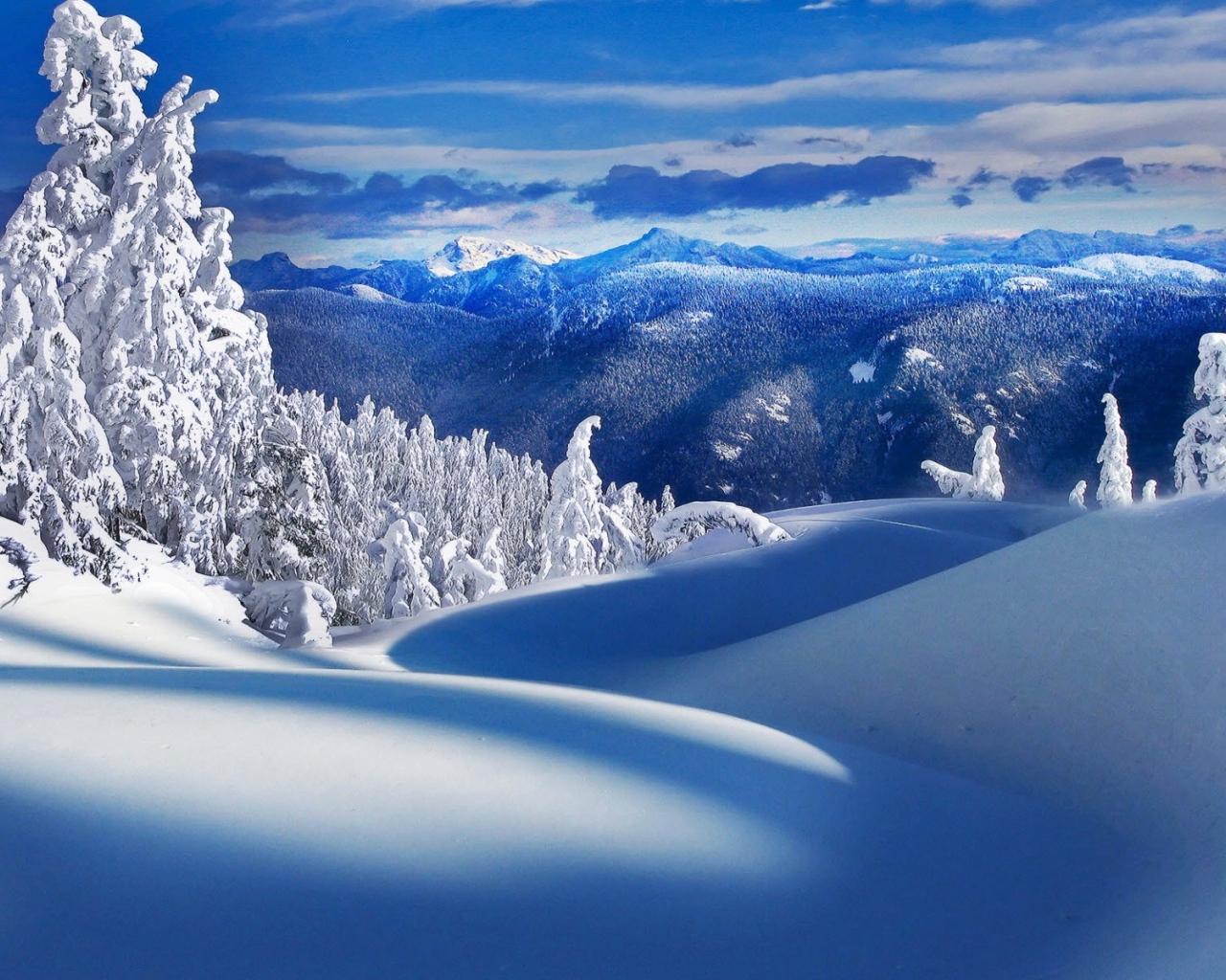 Ледяные горы в Канаде