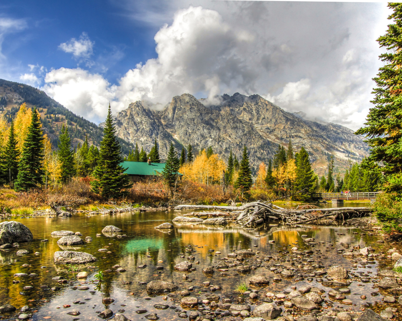 Тихое место у гор