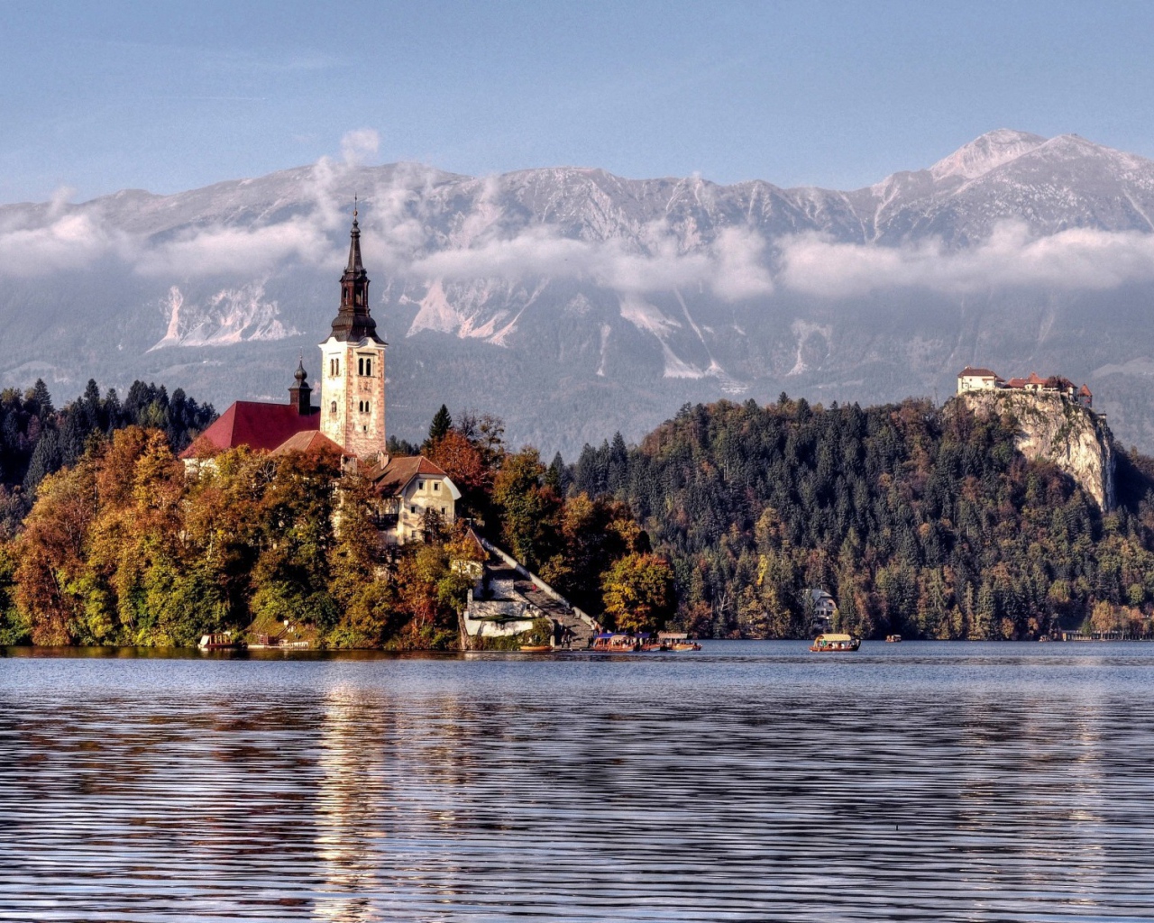 Архитектурный ансамбль в горах