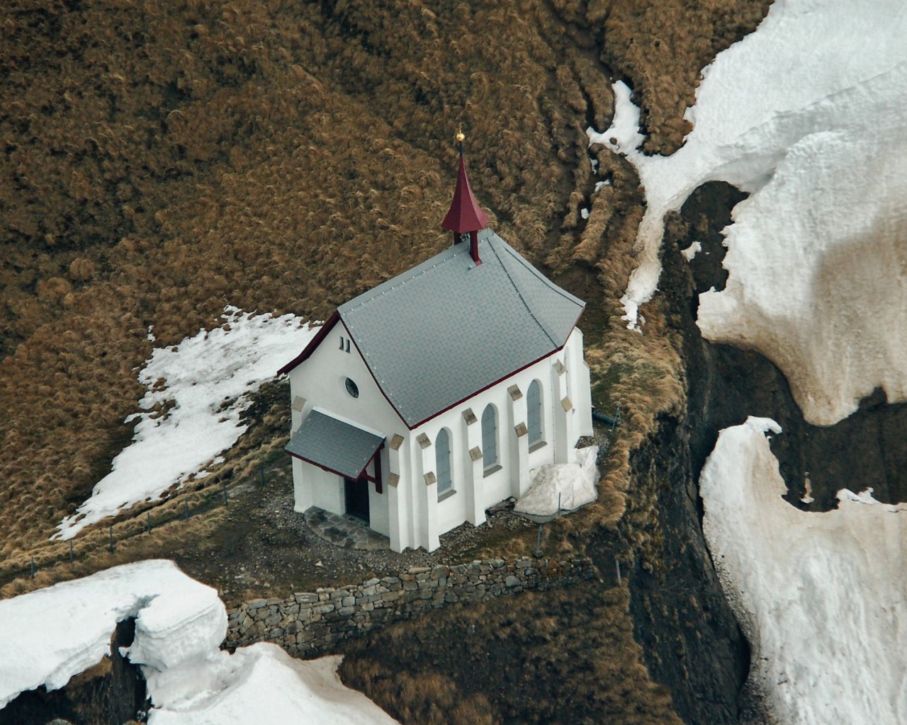 Часовня у отвесного обрыва