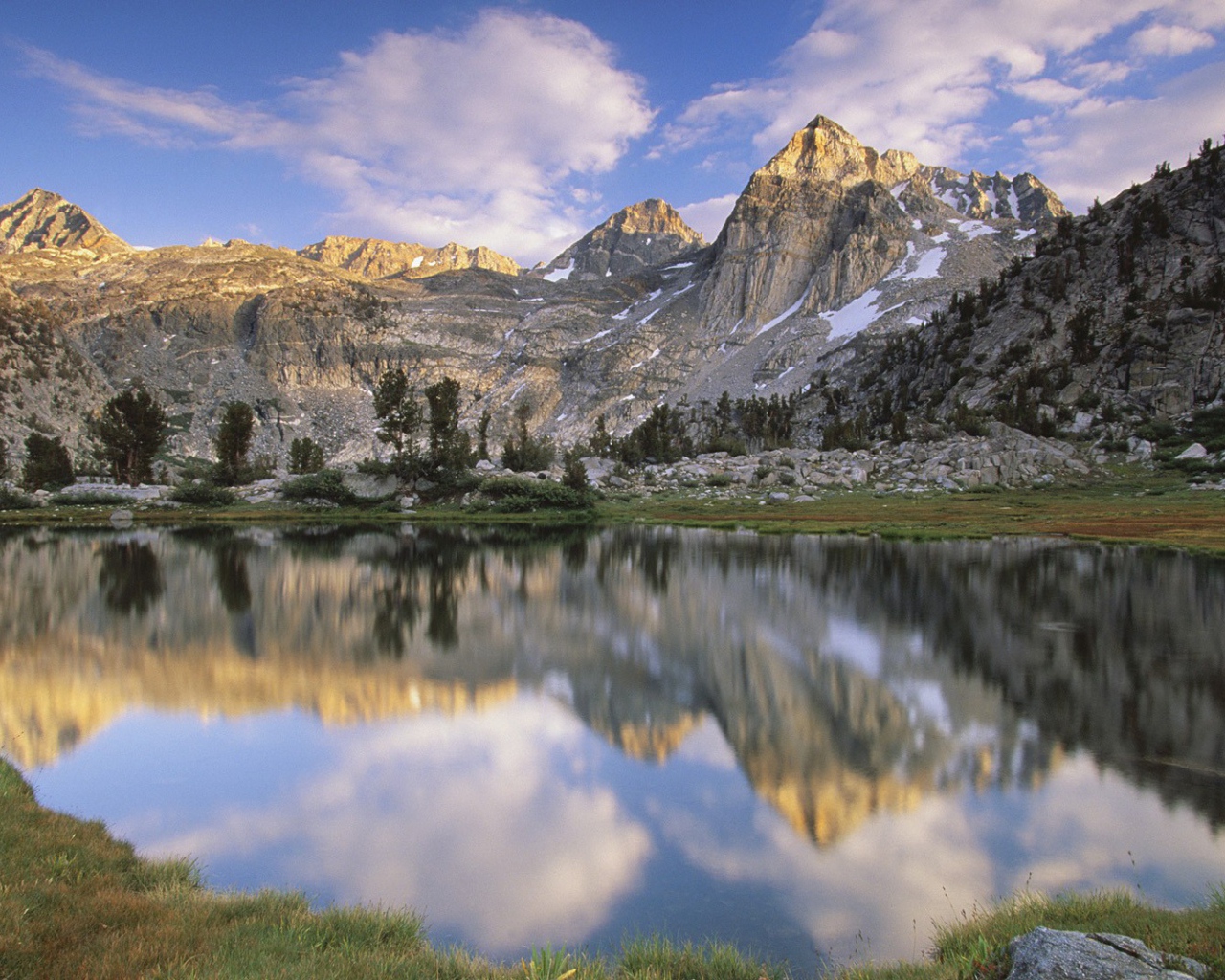 Озеро в парке Калифорнии