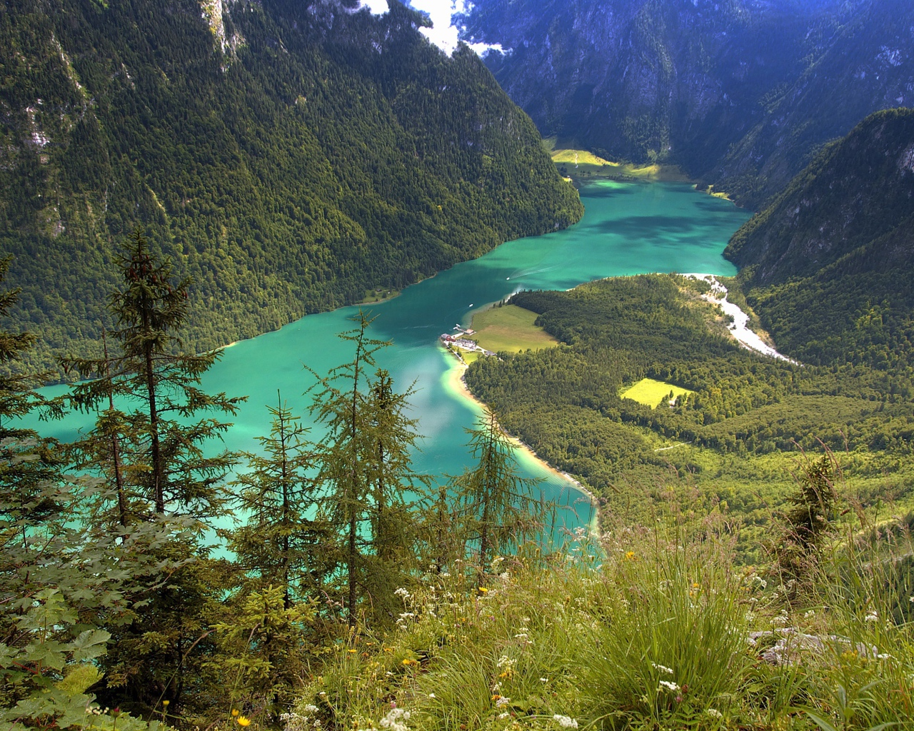 Живописная горная долина