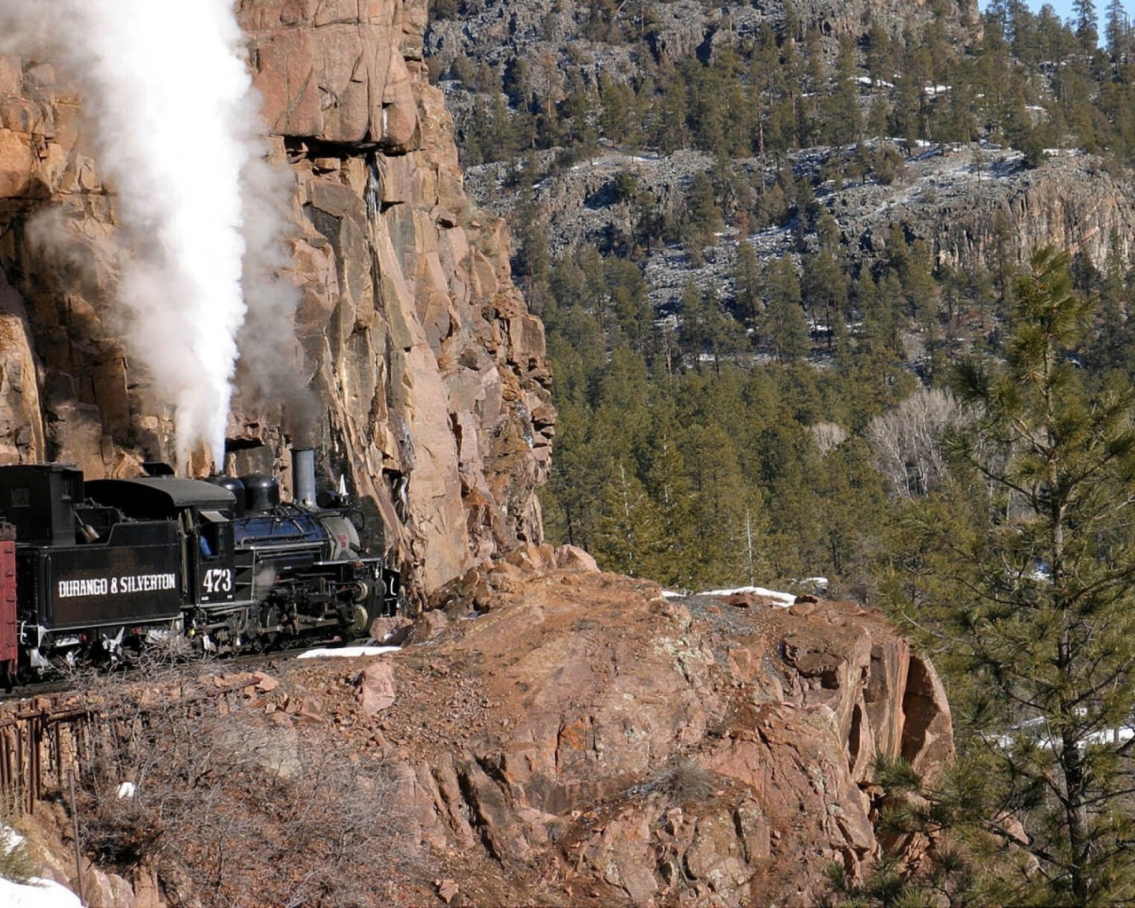 Паровоз в горах