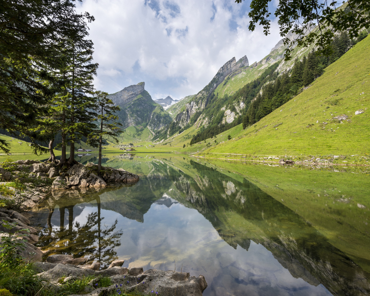 Озеро в Альпах