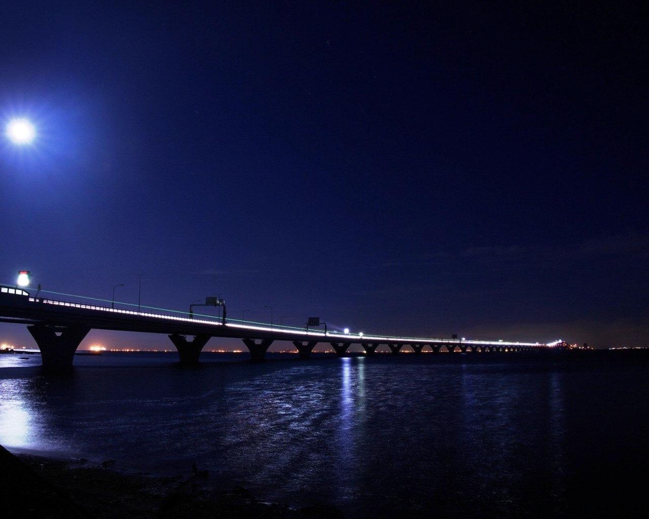 Мост лунной ночью