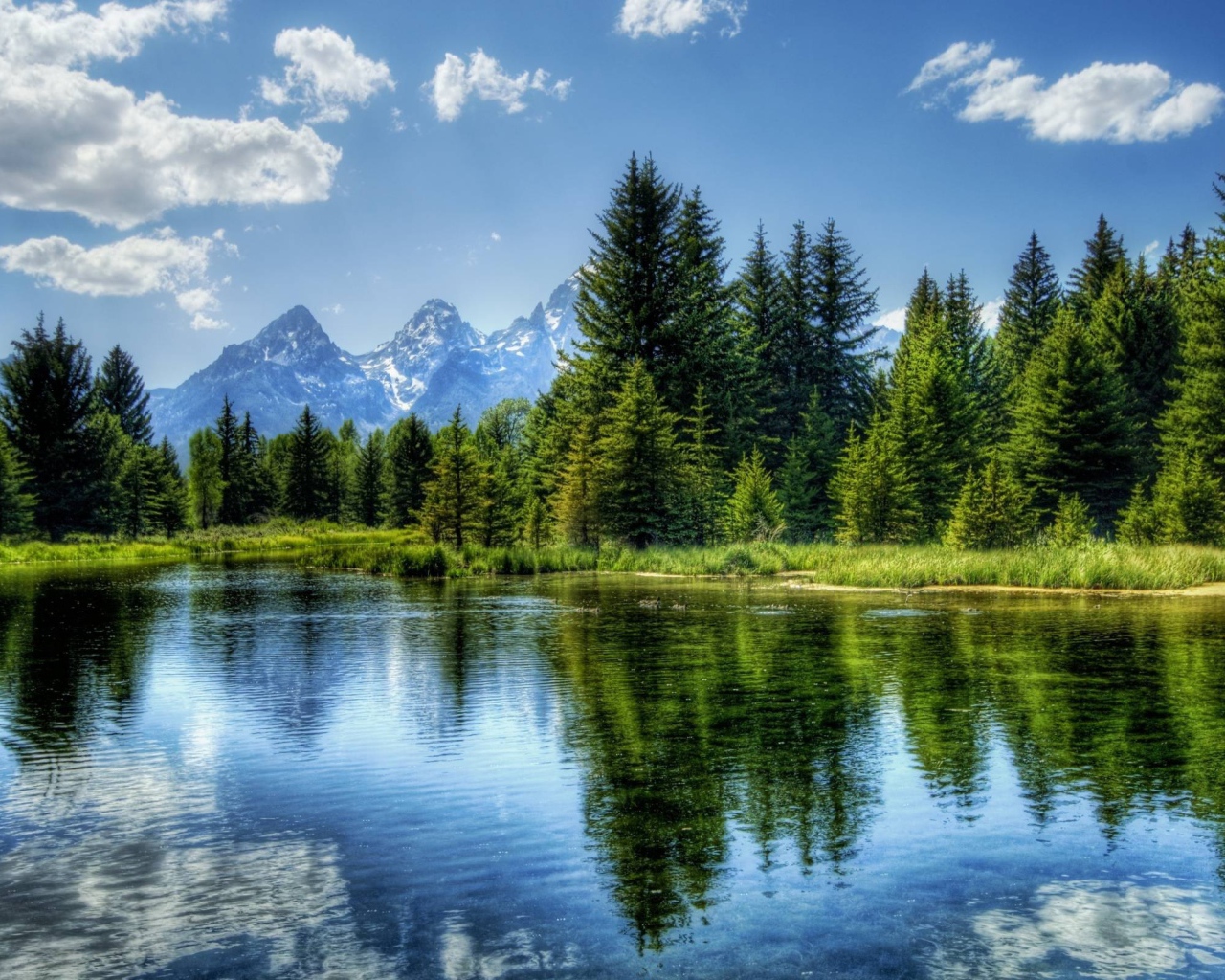 Чистое озеро на Камчатке