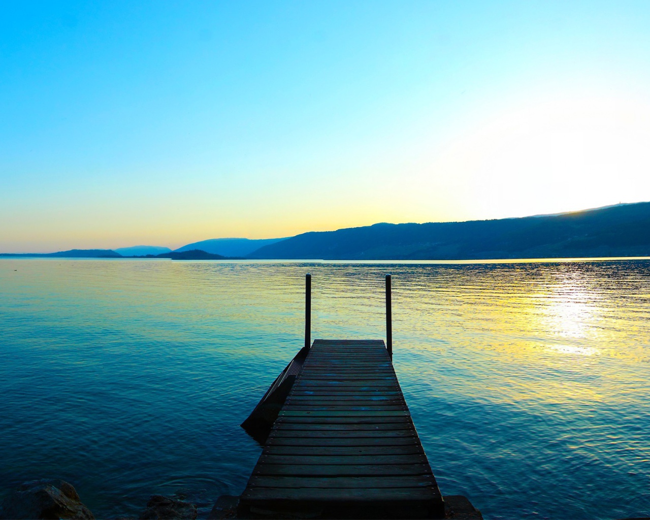 Причал на озере