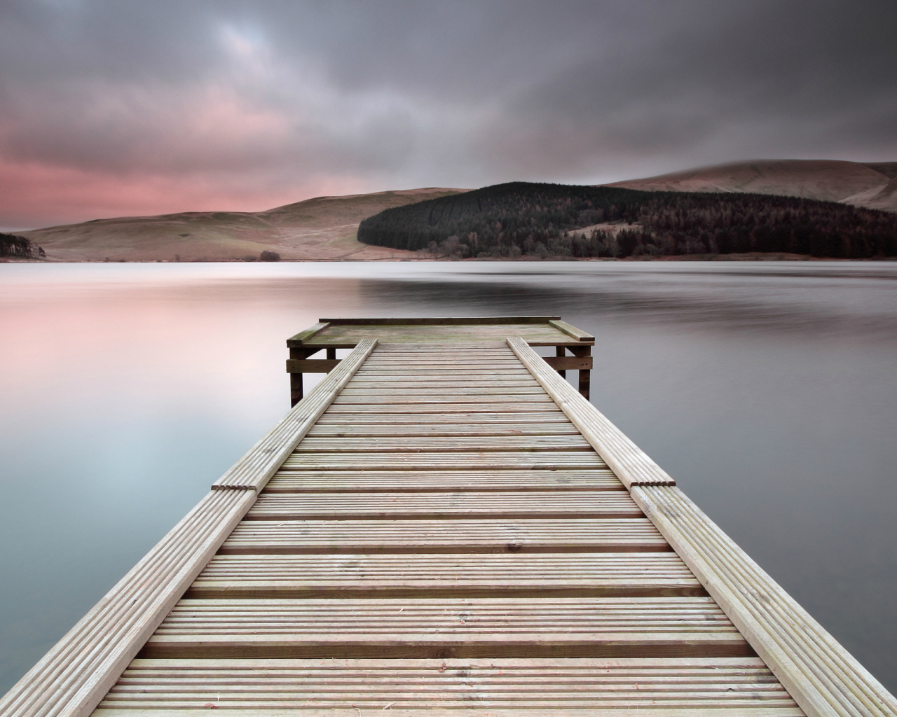 Озеро в Шотландии