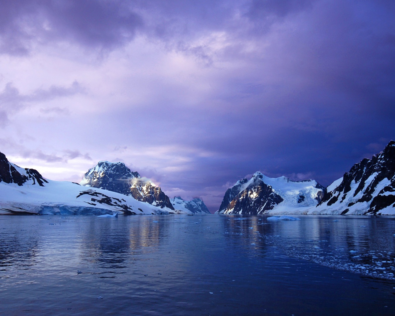 Канал Лемера в Антарктике 