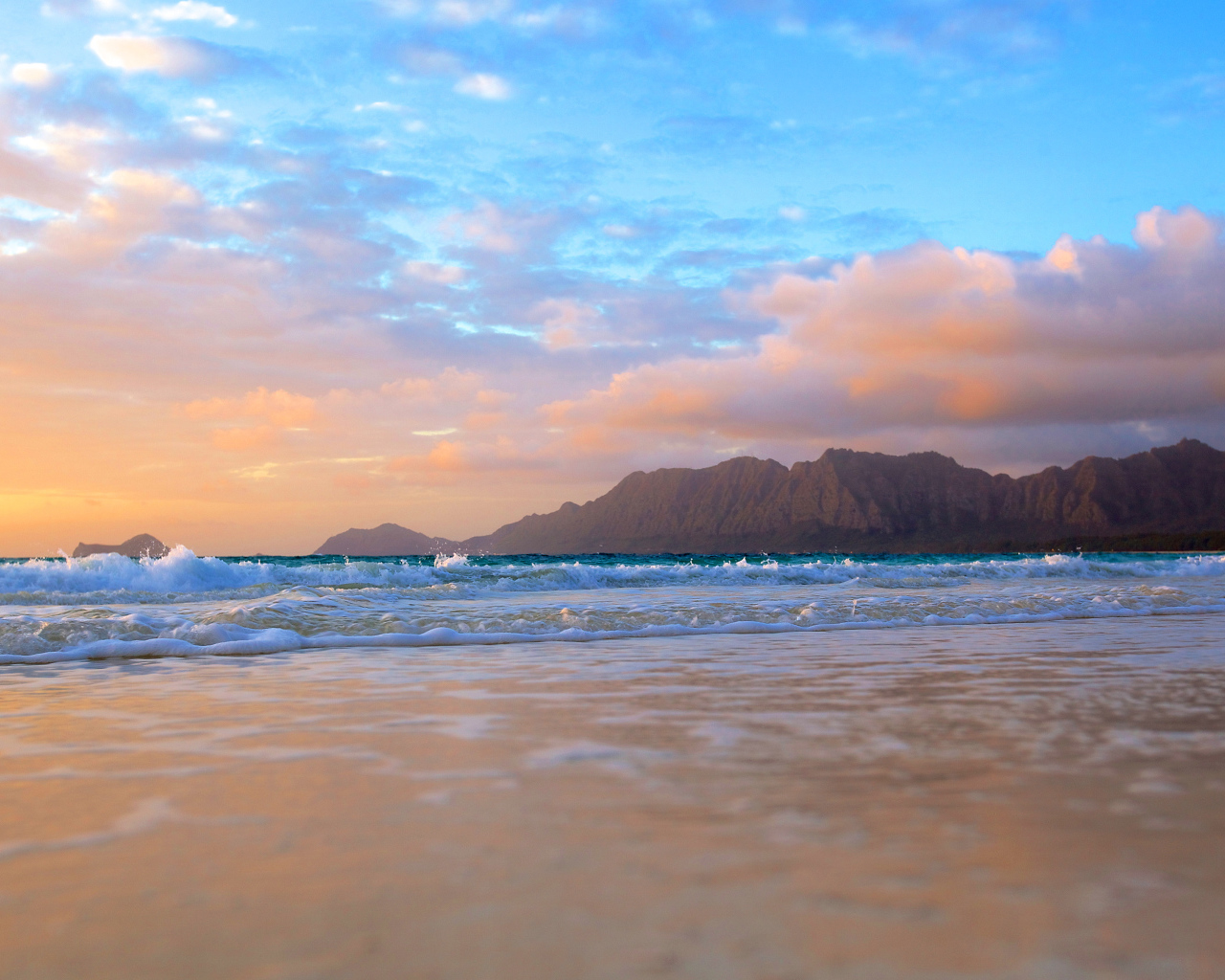 Море и чудесный рассвет