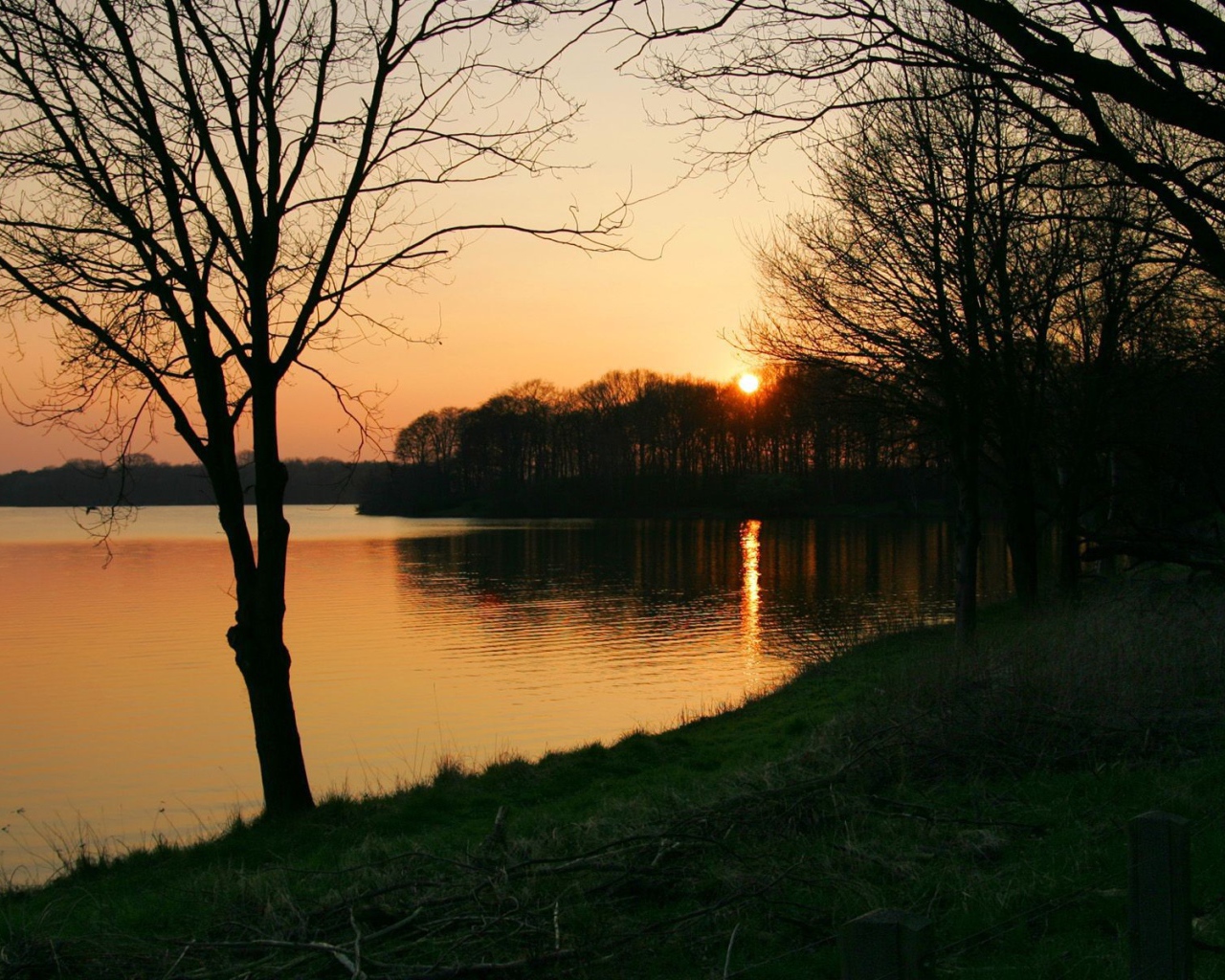 Вечер на тихом озере