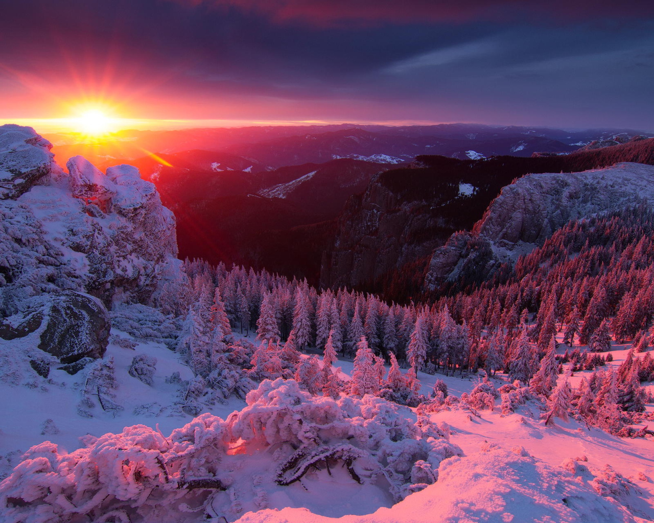 Закат в зимних горах