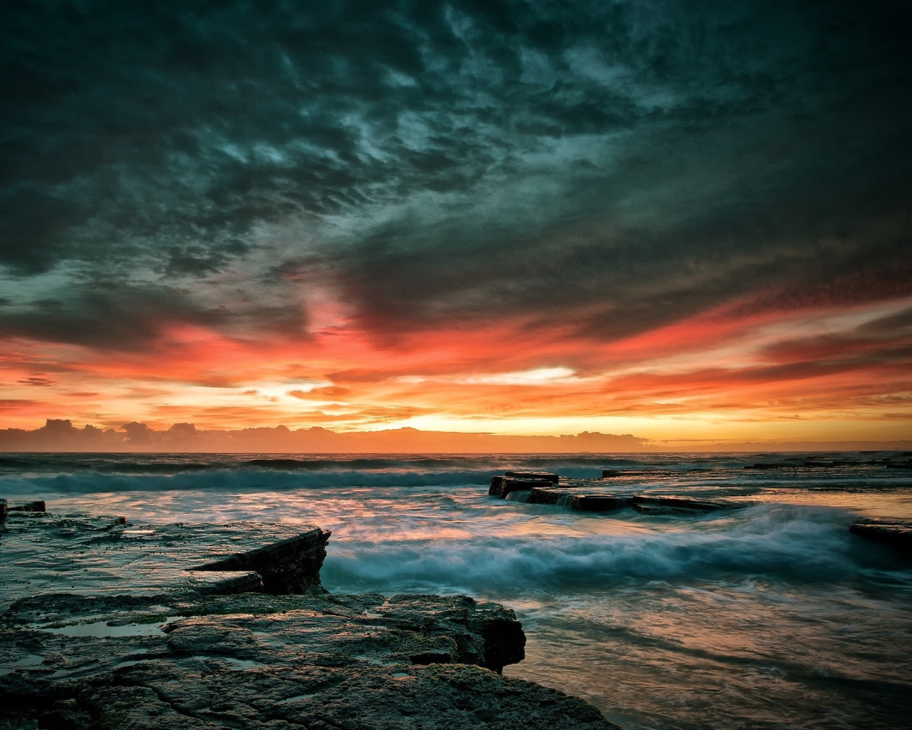 Закат на пляже в Австралии