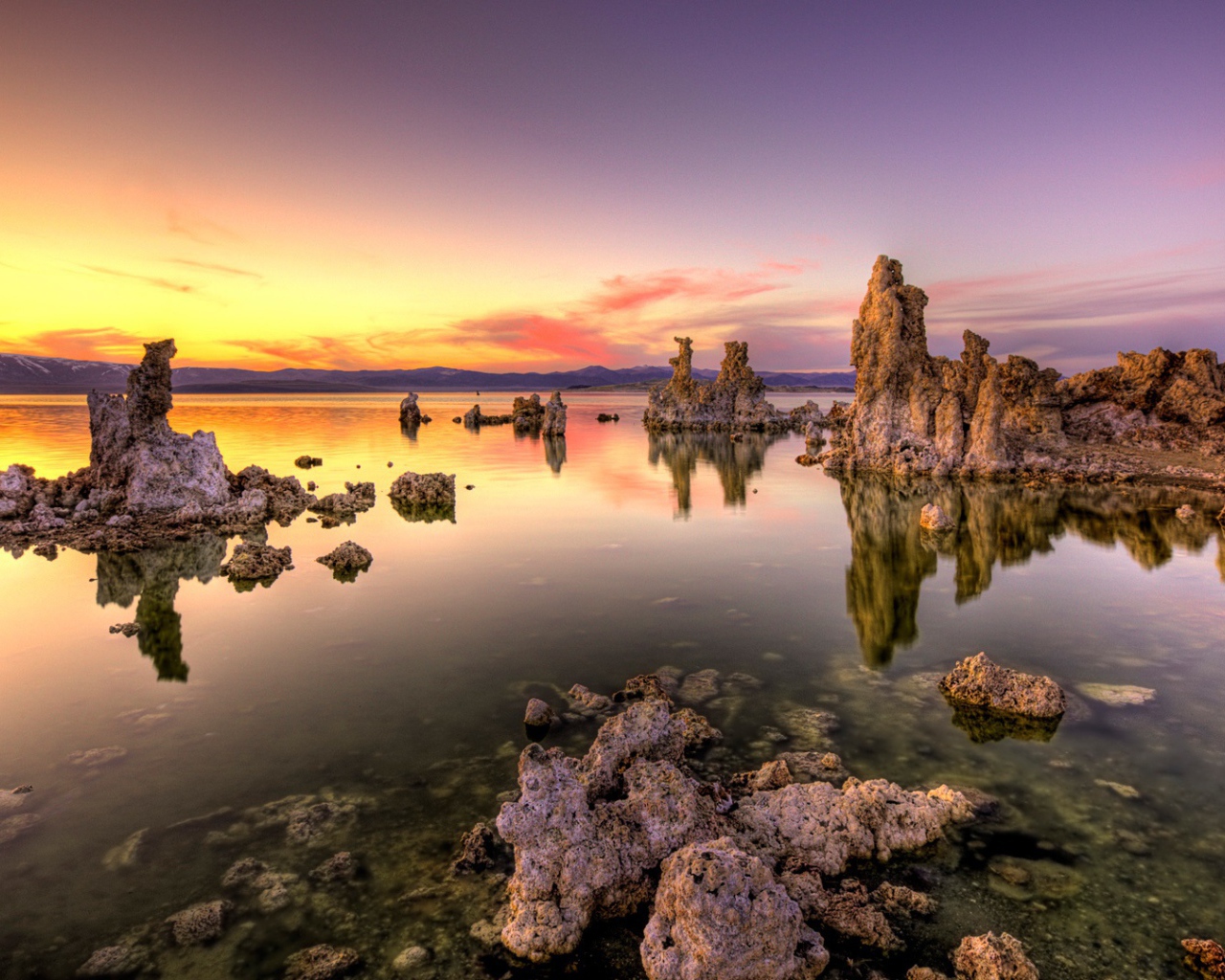 Закат на берегу