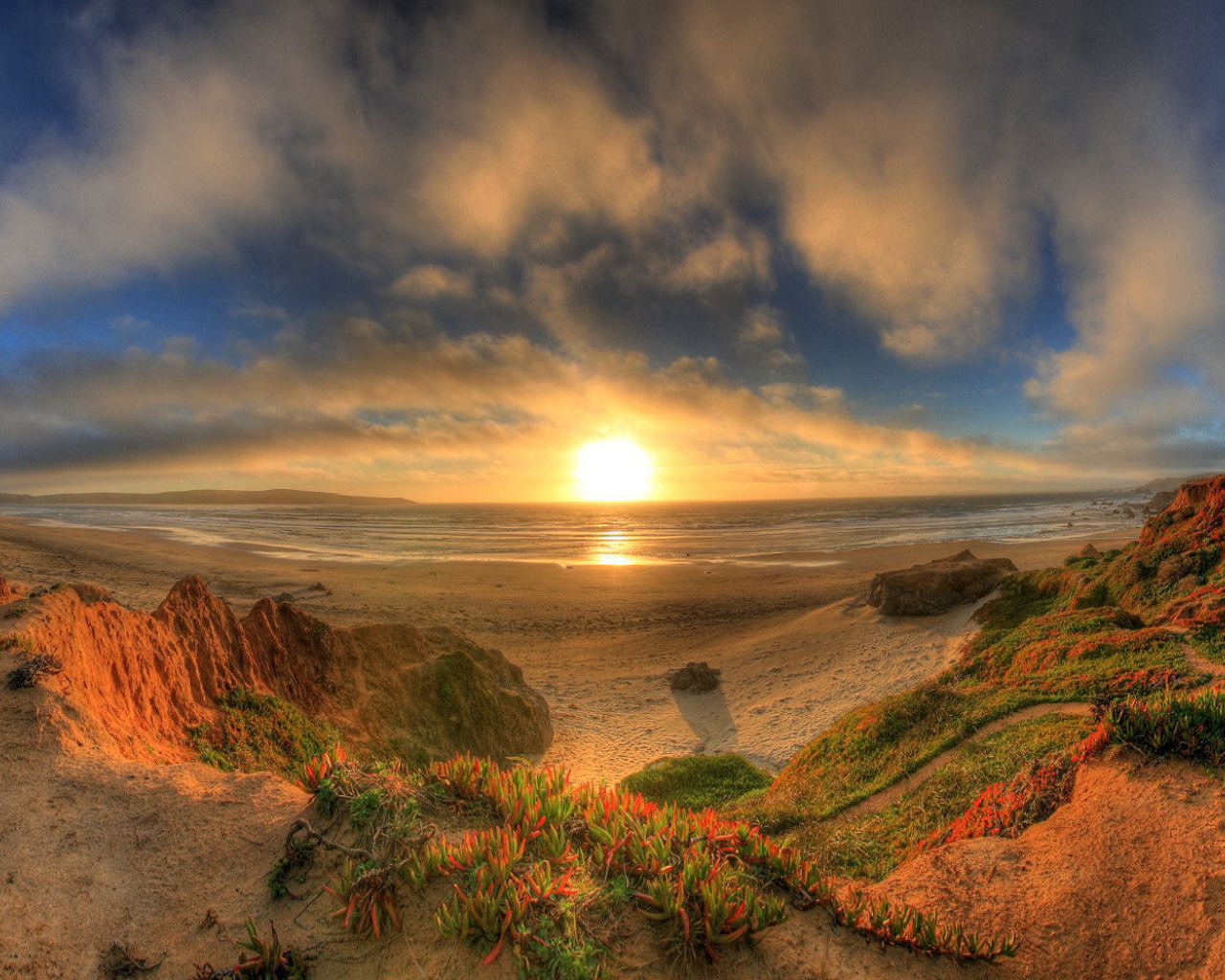 Закат над морем