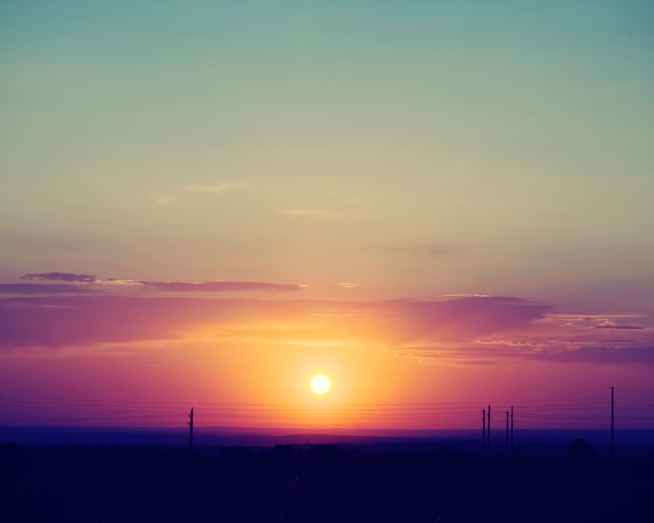 Желтое солнце на закате