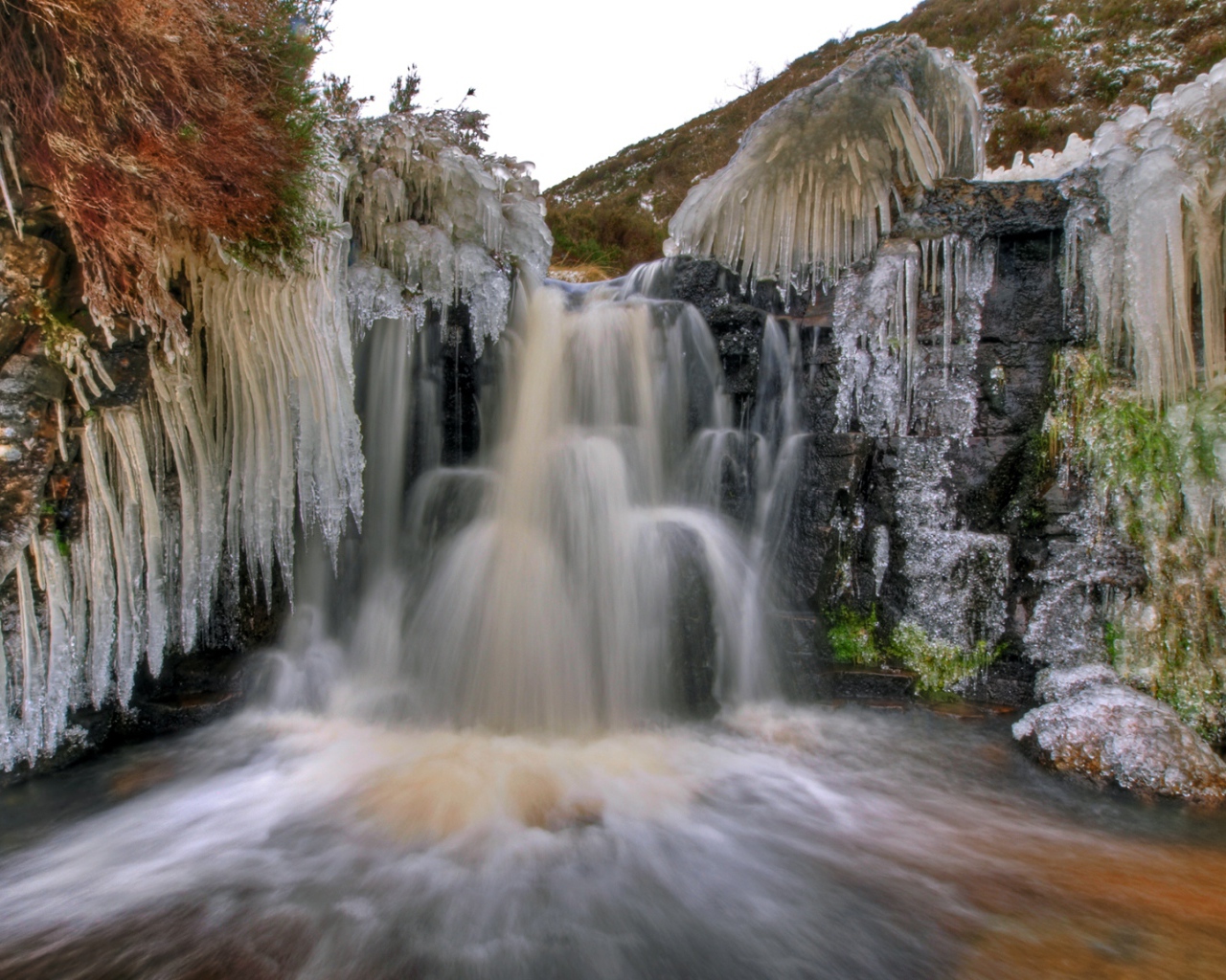 Замерзший водопад в Веллингтоне