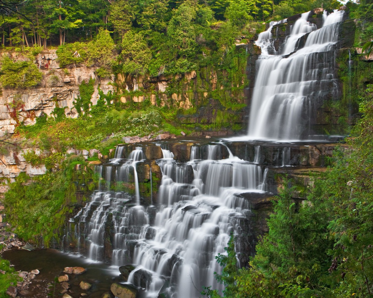 Водопад ступенями