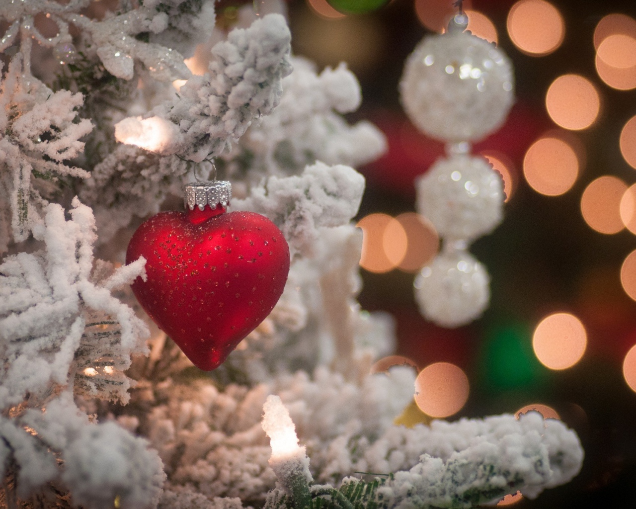 Сердечко на елке