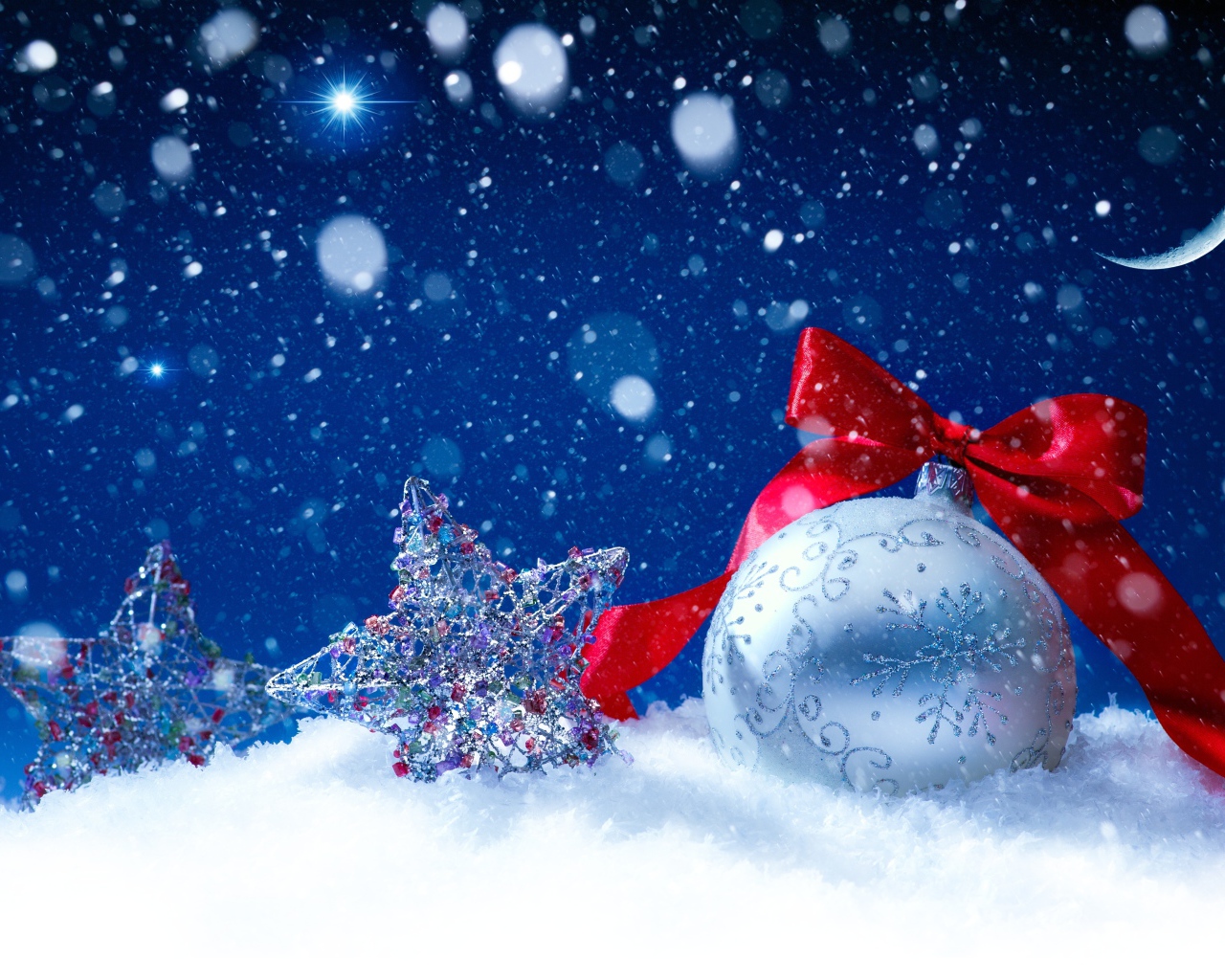 Белый шар с красной лентой