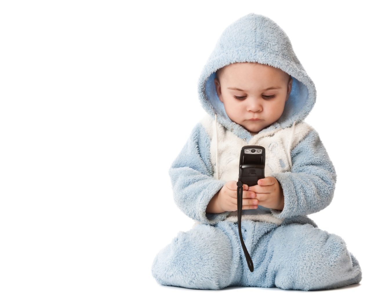 Малыш с телефоном 