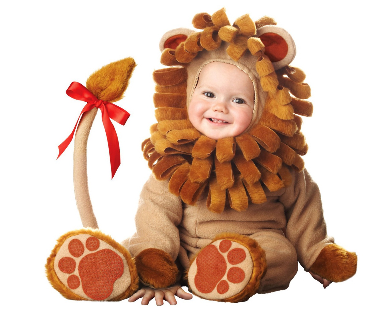 Ребенок в костюме