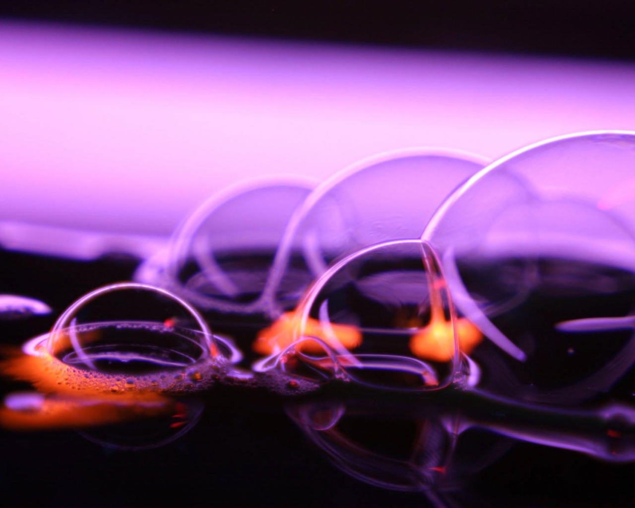 Пузырьки на воде