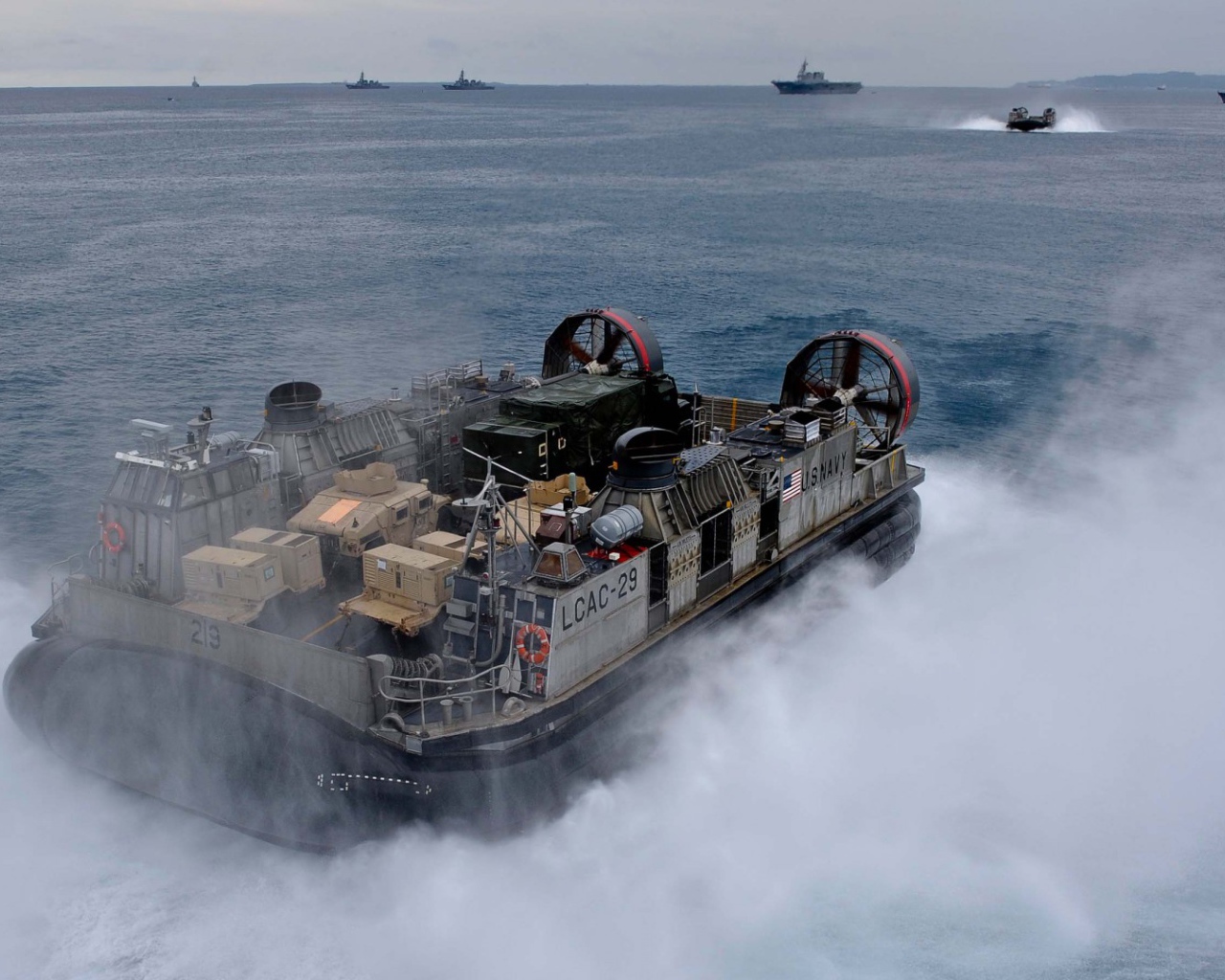 Катер на воздушной подушке