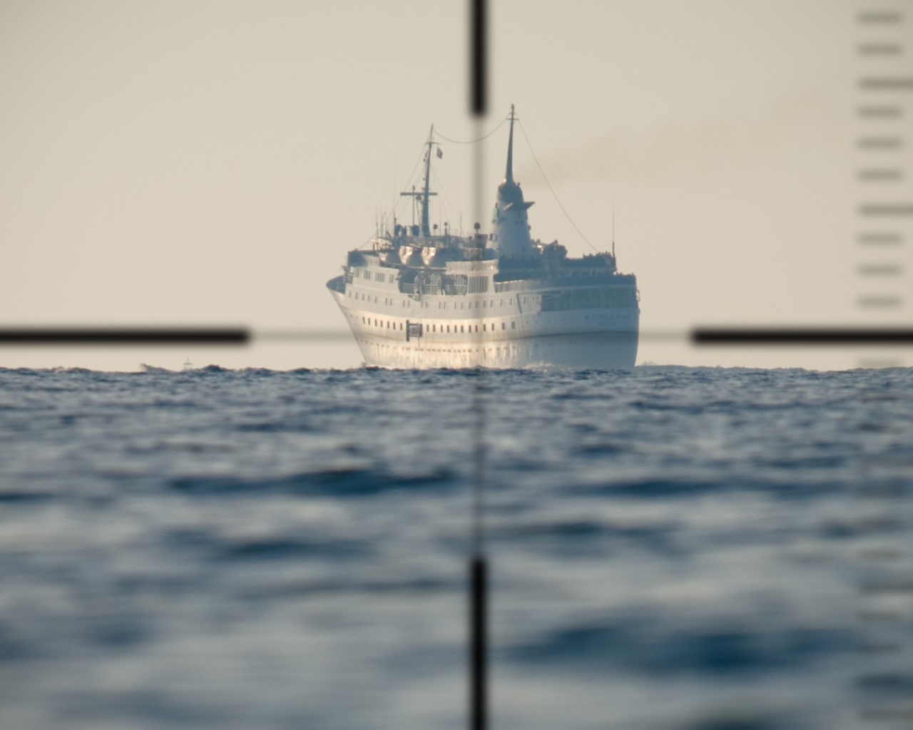 Корабль через перископ