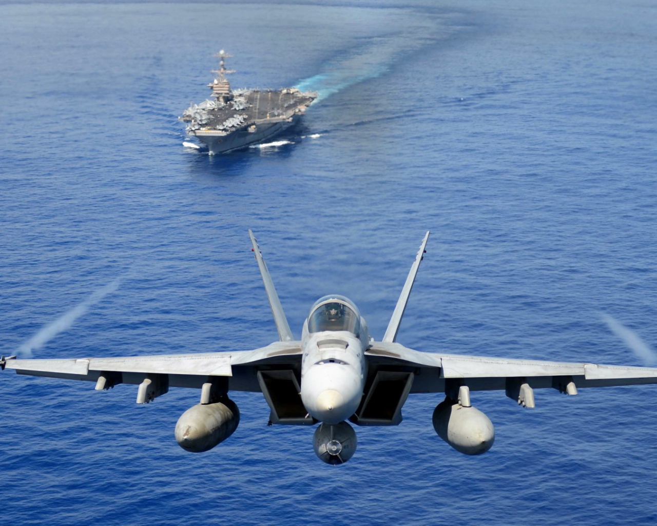 Взлет истребителя с авианосца